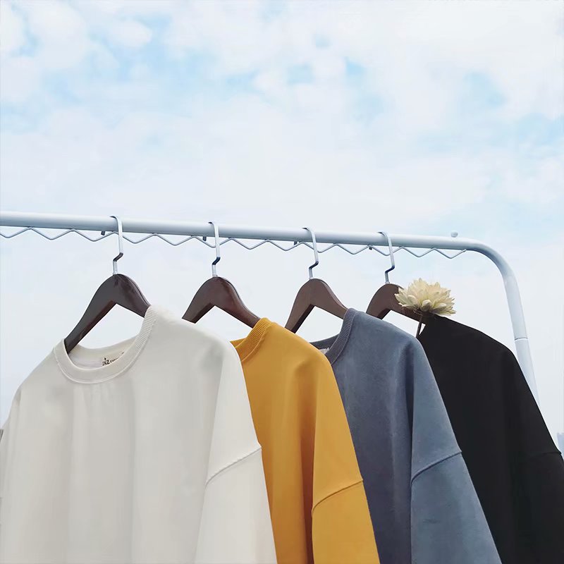 Autumn and winter solid color hoodie for men, round neck pullover, long sleeved loose and thick velvet, student autumn outfit, Japanese style base shirt Autumn and winter solid color hoodie for men, round neck pullover, long sleeved loose and thick velvet, student autumn outfit, Japanese style base shirt