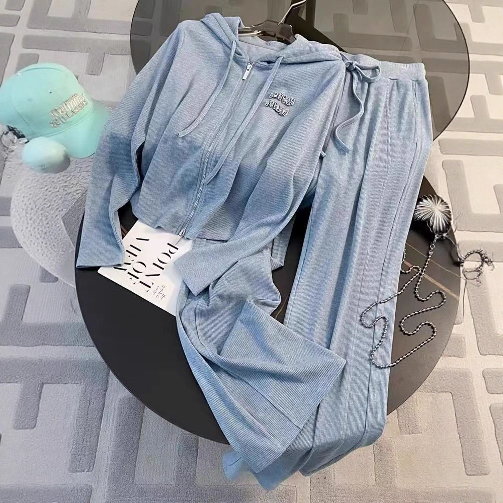 Salt style casual sports suit for women, youthful and stylish, slimming and slimming, blue hooded sweatshirt, wide leg pants two-piece set Salt style casual sports suit for women, youthful and stylish, slimming and slimming, blue hooded sweatshirt, wide leg pants two-piece set