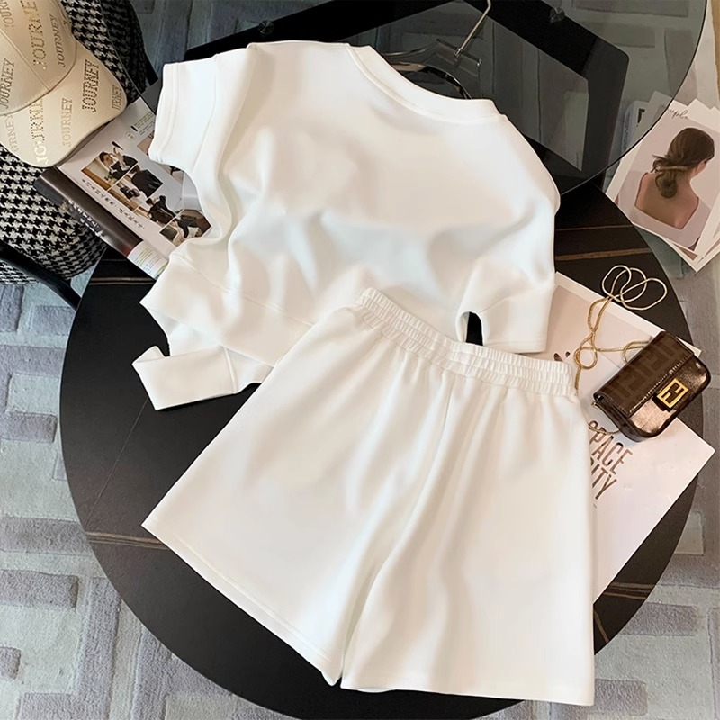 White casual sports suit for women, summer high-end fashion, age reducing fashion, short sleeved shorts, two piece set, trendy and stylish White casual sports suit for women, summer high-end fashion, age reducing fashion, short sleeved shorts, two piece set, trendy and stylish