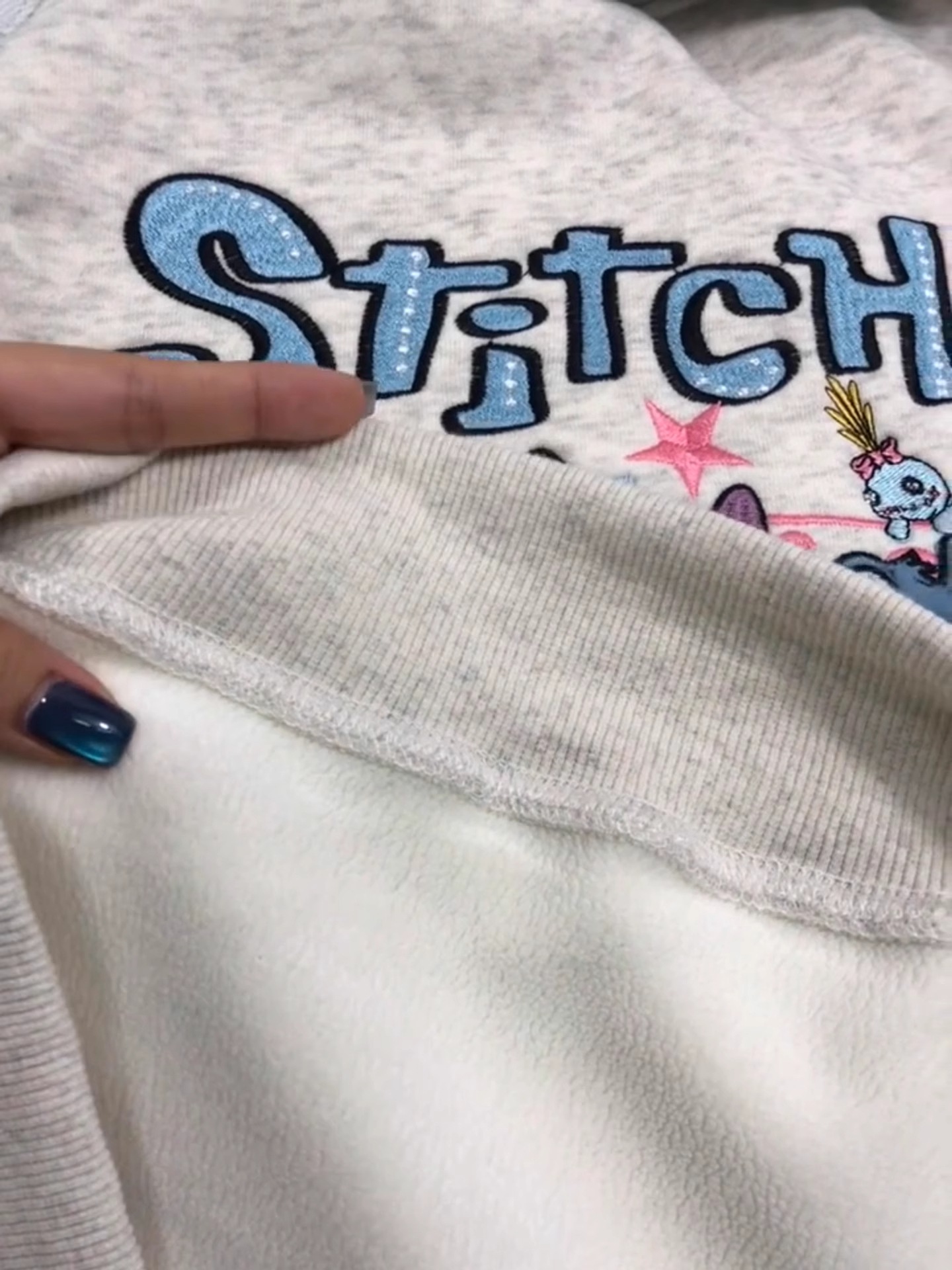 Pure cotton milk blue cute Stitch hooded sweatshirt for women in winter with plush and thick cartoon anti-aging top jacket Pure cotton milk blue cute Stitch hooded sweatshirt for women in winter with plush and thick cartoon anti-aging top jacket