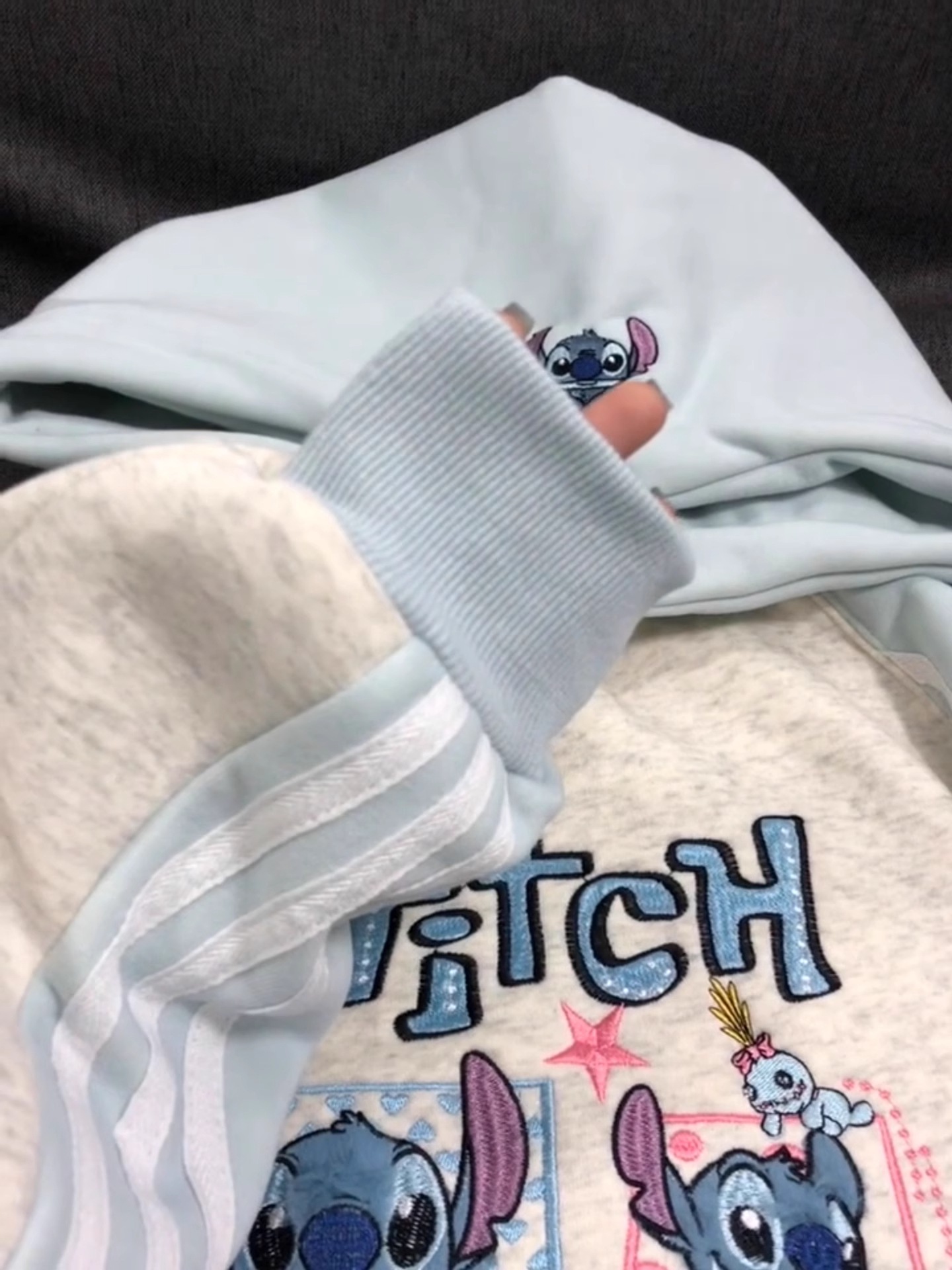 Pure cotton milk blue cute Stitch hooded sweatshirt for women in winter with plush and thick cartoon anti-aging top jacket Pure cotton milk blue cute Stitch hooded sweatshirt for women in winter with plush and thick cartoon anti-aging top jacket