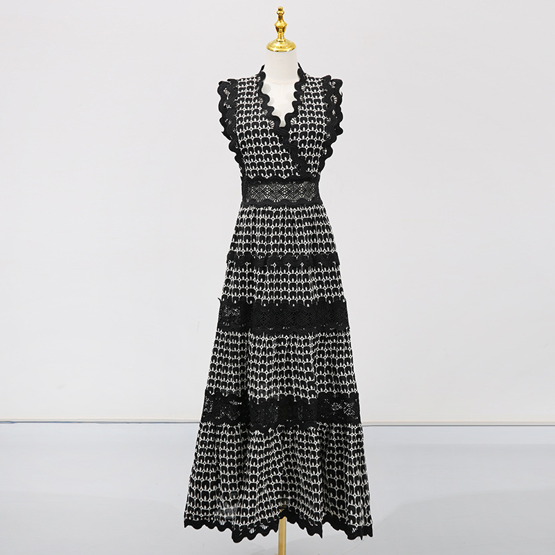 French retro style long dress 2025 new high waist slimming sleeveless lace contrasting color high-end long dress for women French retro style long dress 2025 new high waist slimming sleeveless lace contrasting color high-end long dress for women