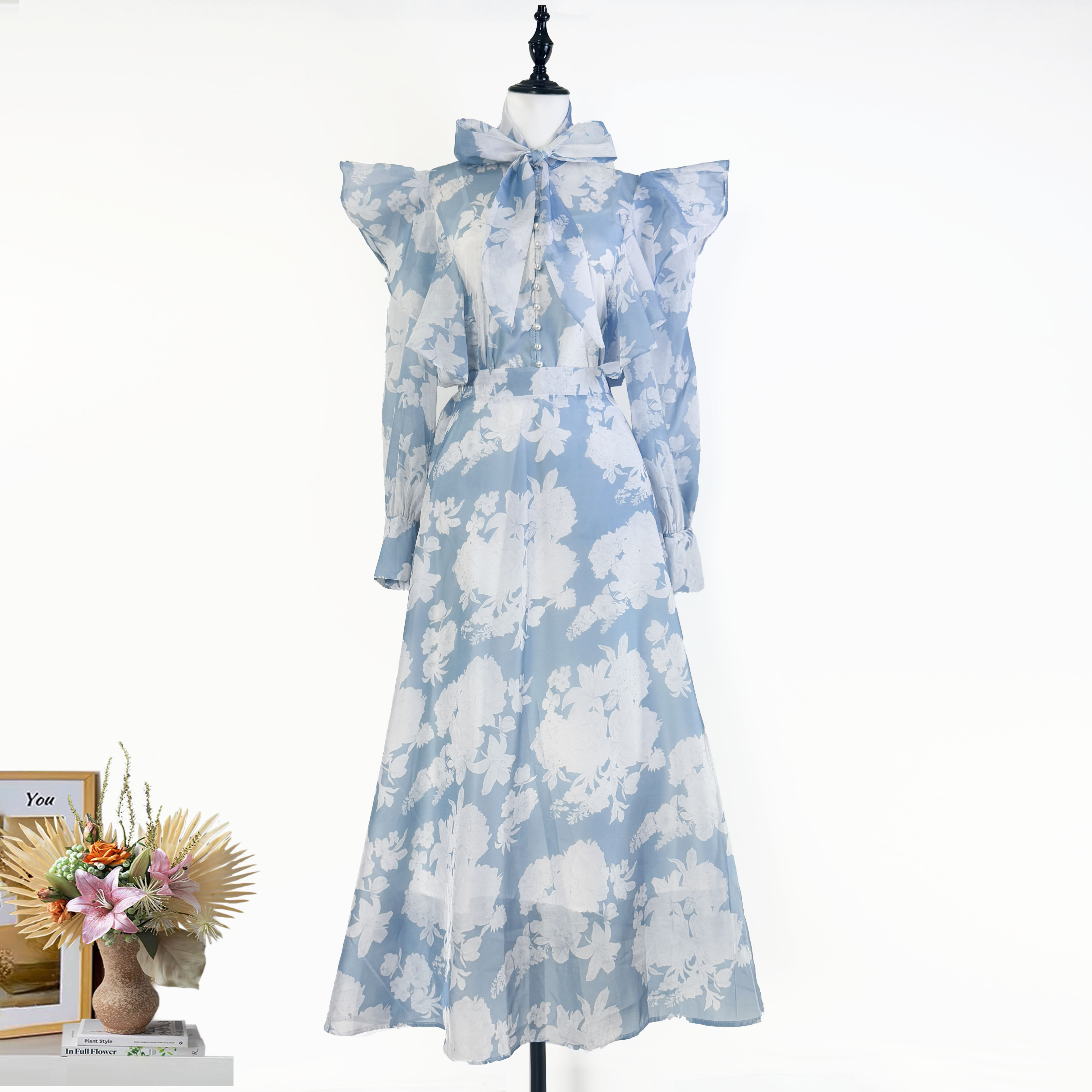 Real time shooting of European and American celebrities' luxurious high-end single breasted ribbon shirt+waist cinched half skirt set+camisole