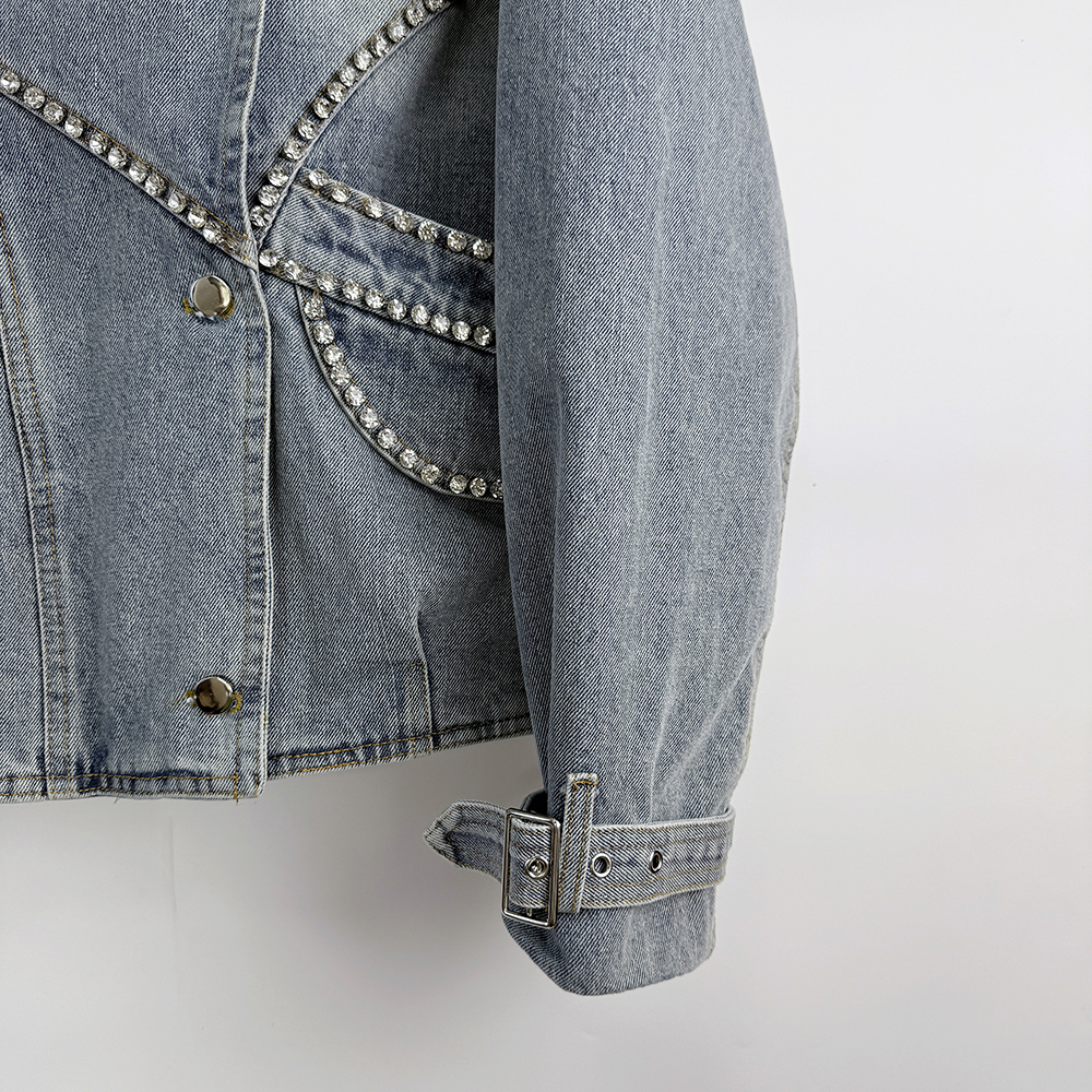 Real shooting of European and American style temperament, big fur collar, single breasted zipper, luxurious diamond binding loose top jacket, down coat Real shooting of European and American style temperament, big fur collar, single breasted zipper, luxurious diamond binding loose top jacket, down coat