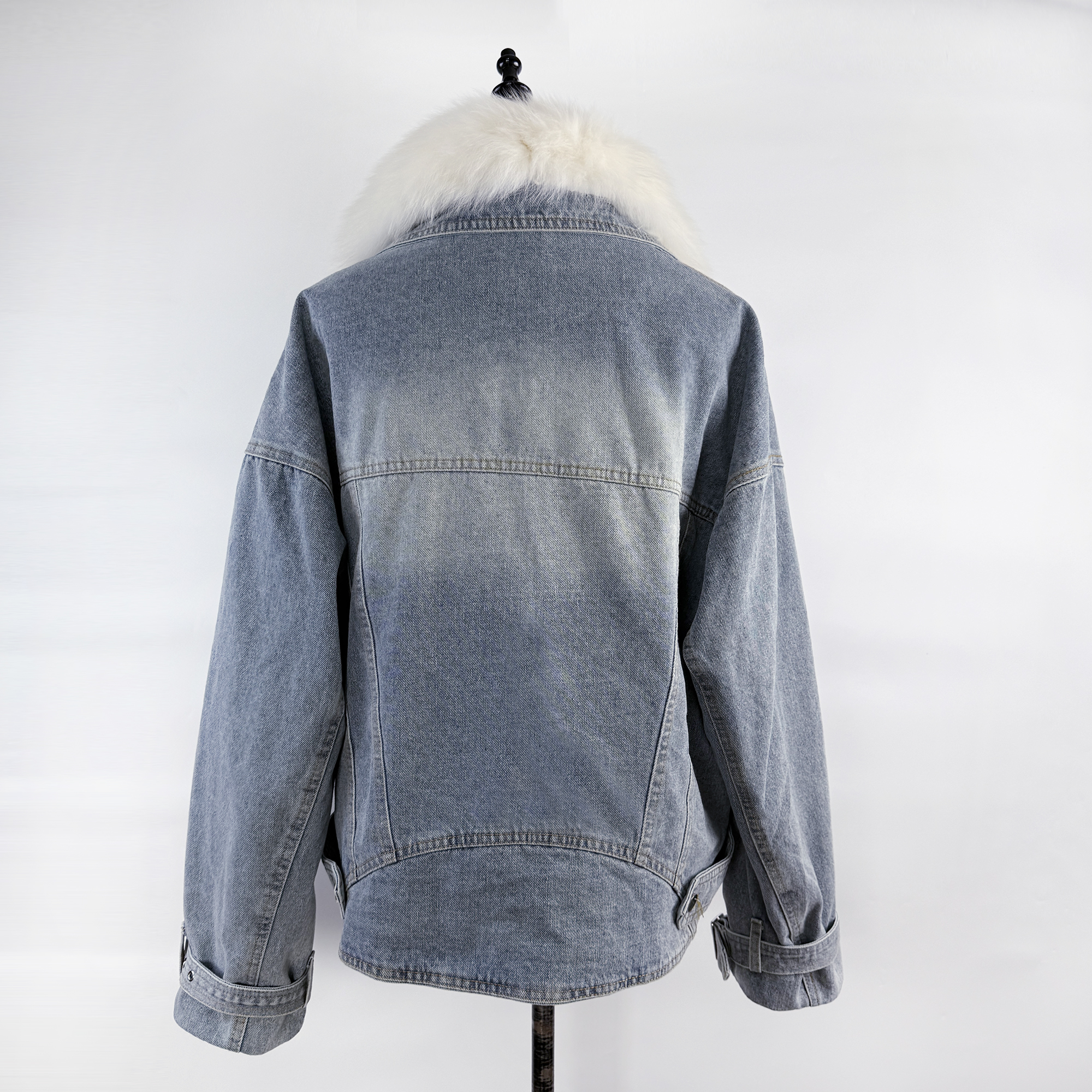 Real shooting of European and American style temperament, big fur collar, single breasted zipper, luxurious diamond binding loose top jacket, down coat Real shooting of European and American style temperament, big fur collar, single breasted zipper, luxurious diamond binding loose top jacket, down coat