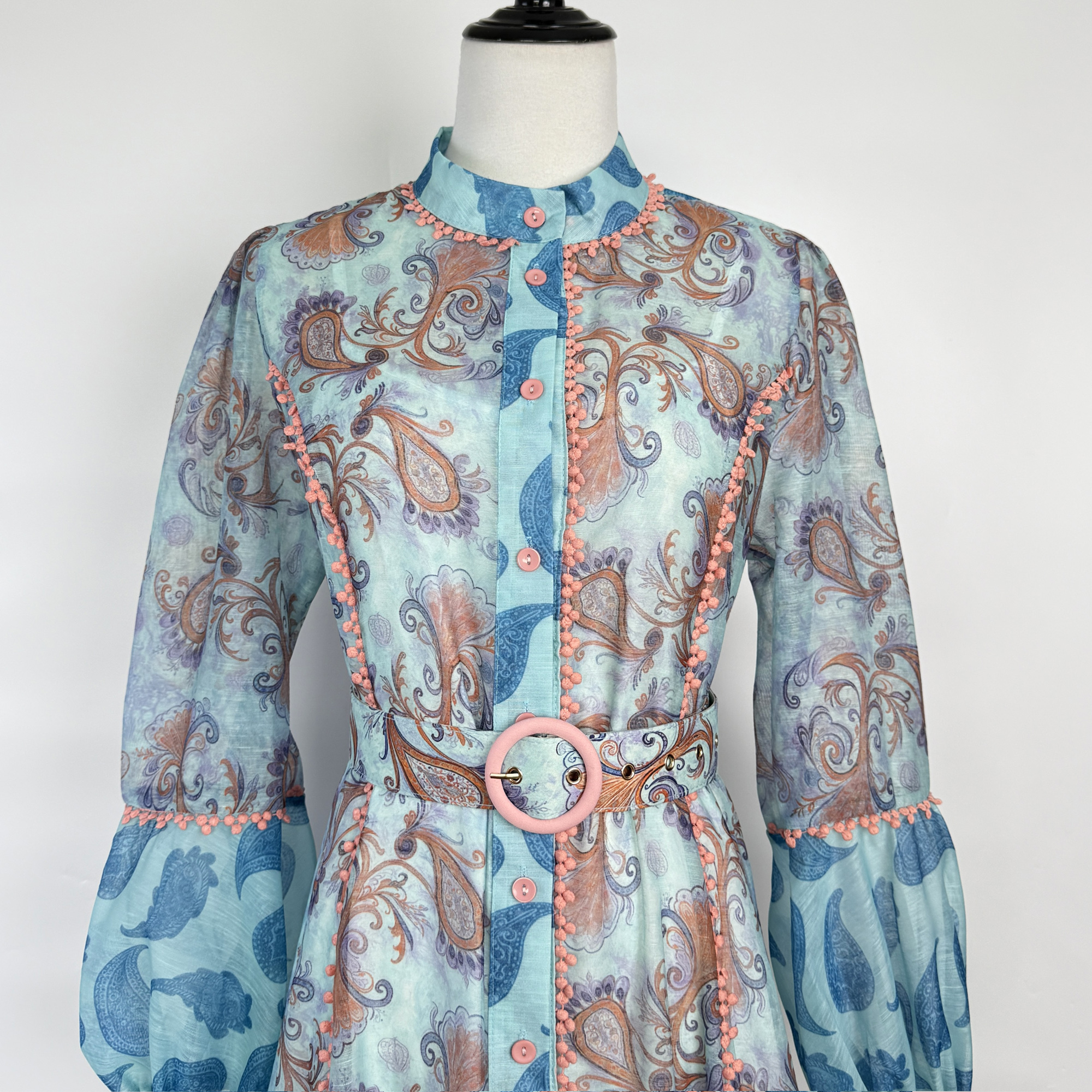 Real shot Australian retro cashew flower contrasting fashion single breasted lace patchwork stand up collar lantern sleeve dress medium length Real shot Australian retro cashew flower contrasting fashion single breasted lace patchwork stand up collar lantern sleeve dress medium length