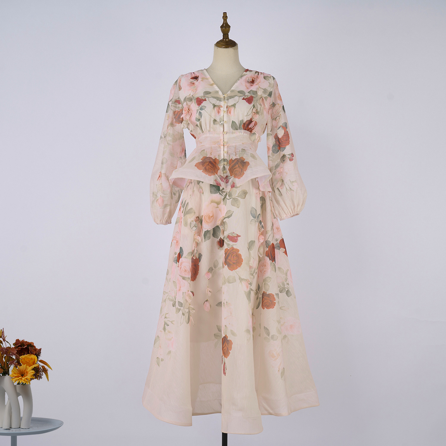 Palace style runway design with hanging flower long sleeved single breasted elegant socialite suit long skirt