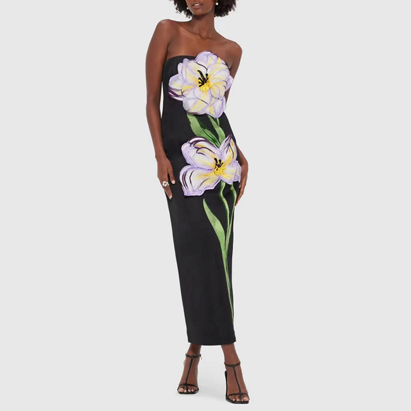 European and American socialite style design long dress 2025 new fashionable flower embroidery strapless sleeveless dress for women
