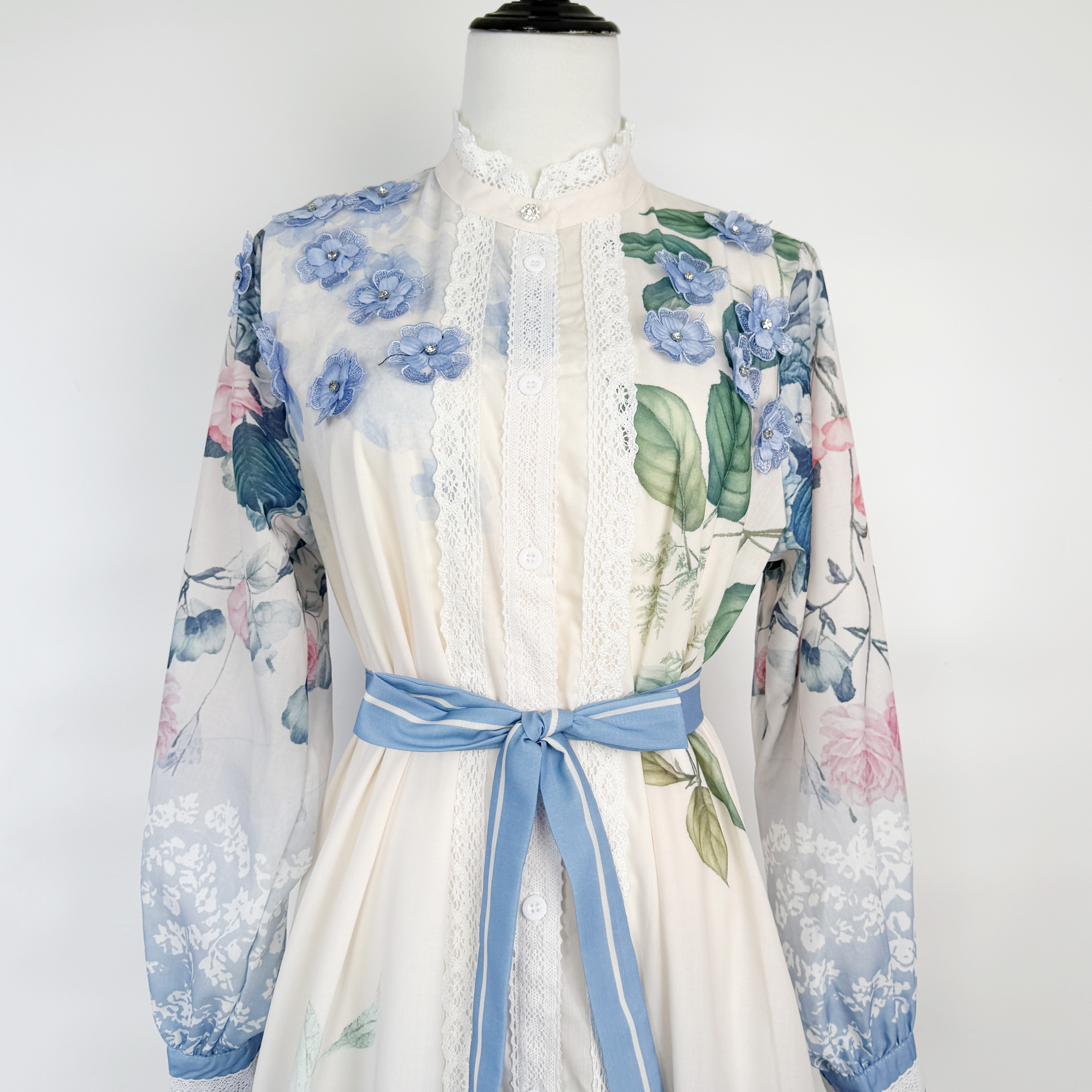 Real time shooting of European and American new tropical leaf positioning printed single breasted lantern sleeves long dress with tie up shirt skirt Real time shooting of European and American new tropical leaf positioning printed single breasted lantern sleeves long dress with tie up shirt skirt