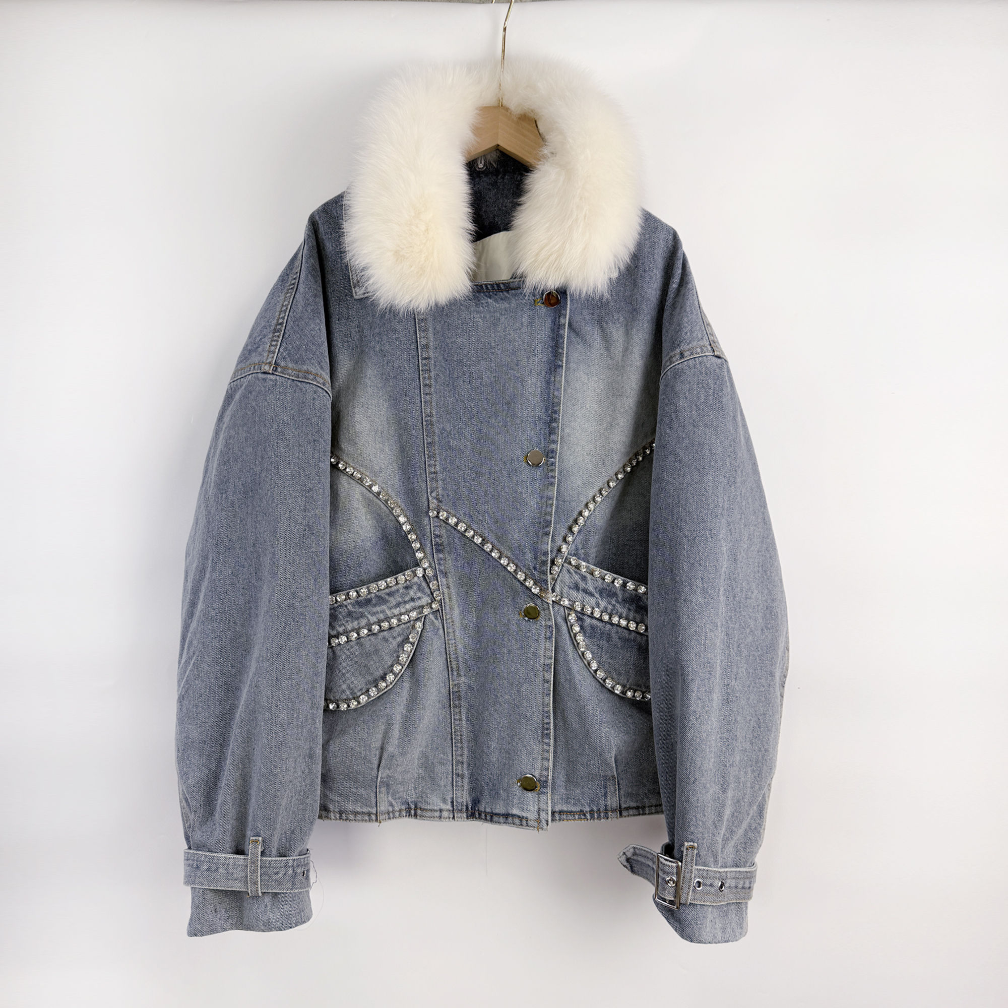 Real shooting of European and American style temperament, big fur collar, single breasted zipper, luxurious diamond binding loose top jacket, down coat Real shooting of European and American style temperament, big fur collar, single breasted zipper, luxurious diamond binding loose top jacket, down coat