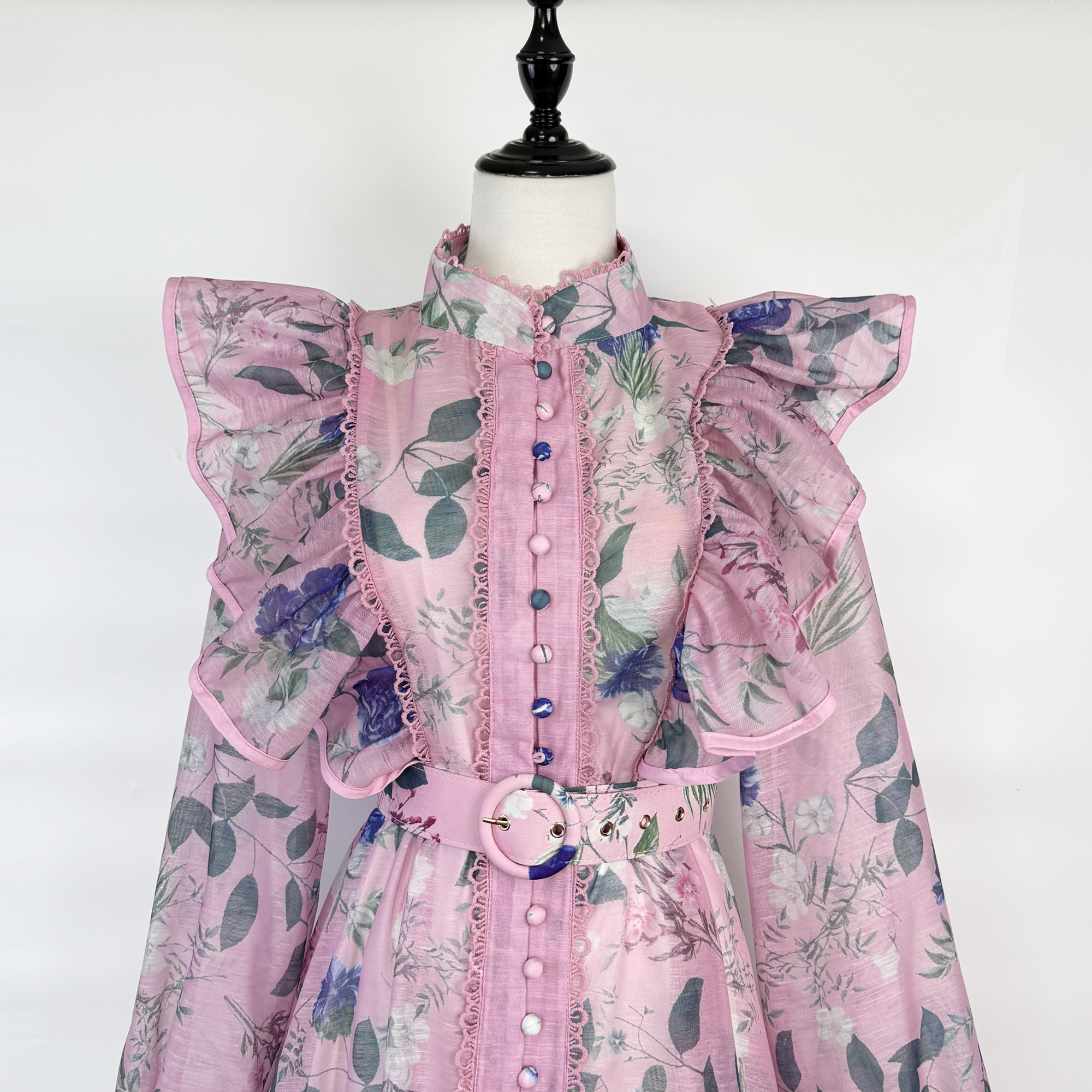 Real time shooting of European and American fashion, light luxury patchwork lace, ruffle edges, flying sleeves, temperament dress+camisole dress+waistband Real time shooting of European and American fashion, light luxury patchwork lace, ruffle edges, flying sleeves, temperament dress+camisole dress+waistband