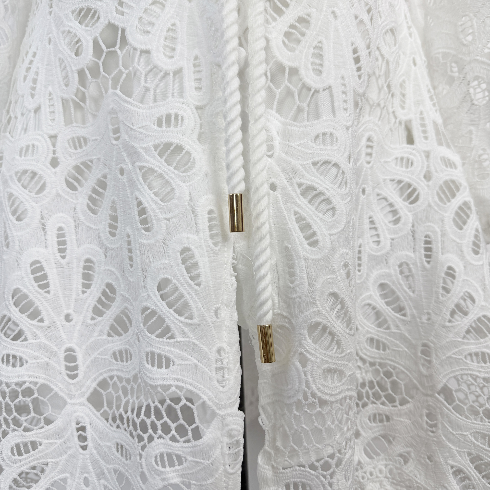 Realistic shooting of European and American style women's clothing 2026 early spring new long sleeved waist cinched dress with lace hook and flower single breasted slim fit Realistic shooting of European and American style women's clothing 2026 early spring new long sleeved waist cinched dress with lace hook and flower single breasted slim fit