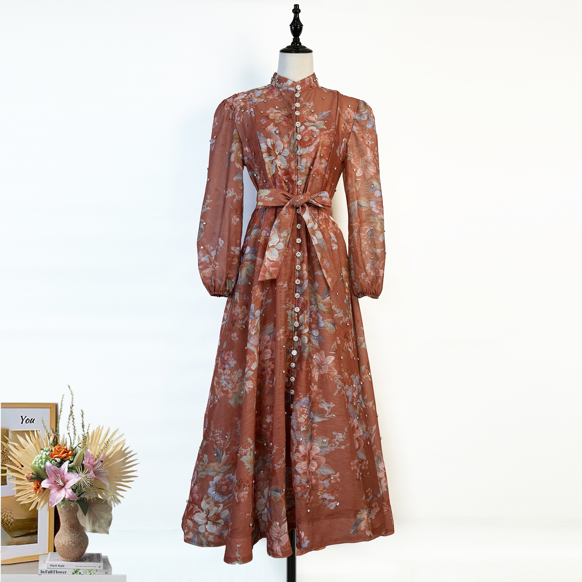 Realistic design with exquisite French style waist cinching and large swing dress, high-end luxury diamond cut small stand collar printed long skirt for women