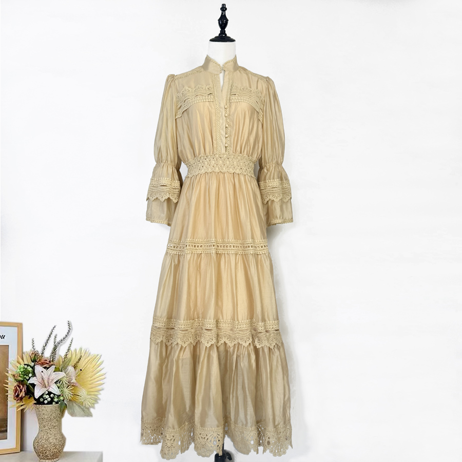 Realistic French style gentle and elegant dress with heavy hollowed out lace splicing, V-neck flared sleeve long skirt