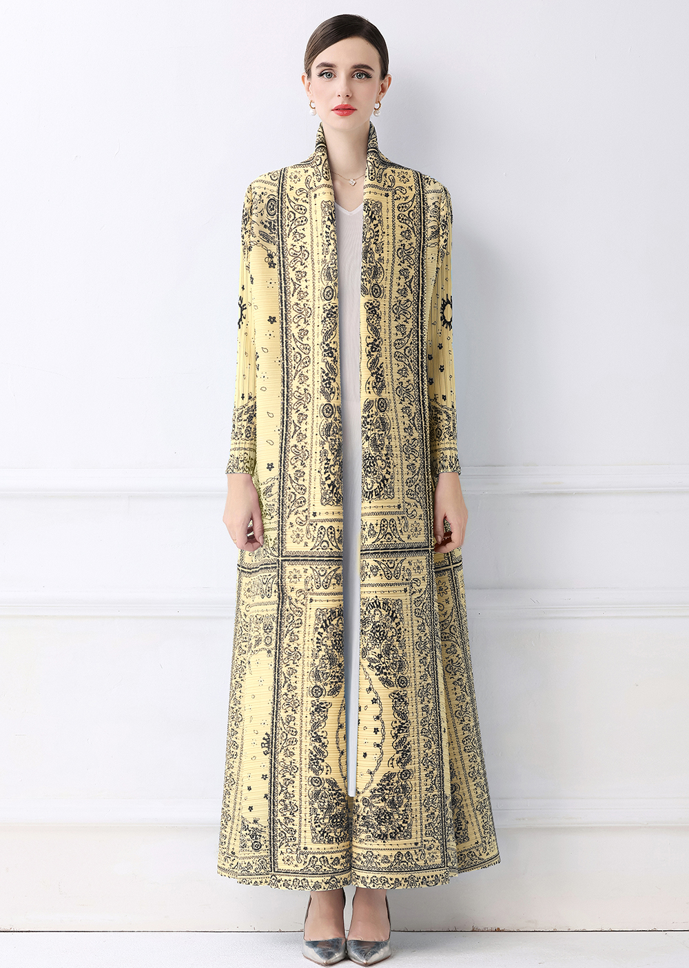 Factory direct sales of Miyake pleated early autumn pleated loose plus size printed outerwear Factory direct sales of Miyake pleated early autumn pleated loose plus size printed outerwear