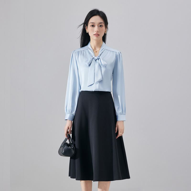 Design sense, temperament, ribbon shirt, small shirt, women's 2025 early autumn fashion, western-style, age reducing OL casual versatile shirt