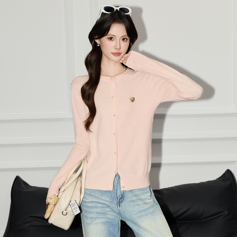 Fashionable western-style knitted cardigan women's 2025 autumn new design sense, niche temperament, casual versatile long sleeved sweater Fashionable western-style knitted cardigan women's 2025 autumn new design sense, niche temperament, casual versatile long sleeved sweater