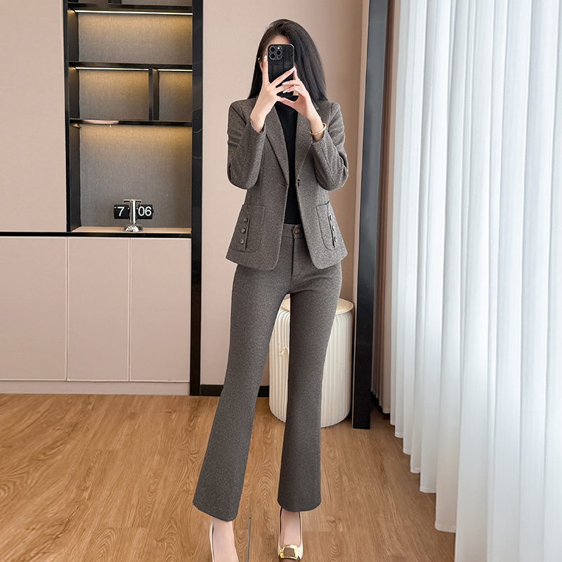 Woolen suit set for women in autumn and winter of 2025, new style, simple and capable, slim fit and slimming temperament, commuting long sleeved suit Woolen suit set for women in autumn and winter of 2025, new style, simple and capable, slim fit and slimming temperament, commuting long sleeved suit