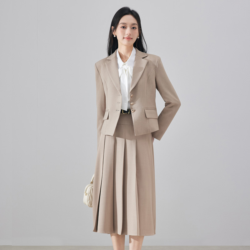 Single breasted suit, half skirt, two-piece set, professional women's clothing, 2025 autumn, simple and capable temperament, high-end suit Single breasted suit, half skirt, two-piece set, professional women's clothing, 2025 autumn, simple and capable temperament, high-end suit