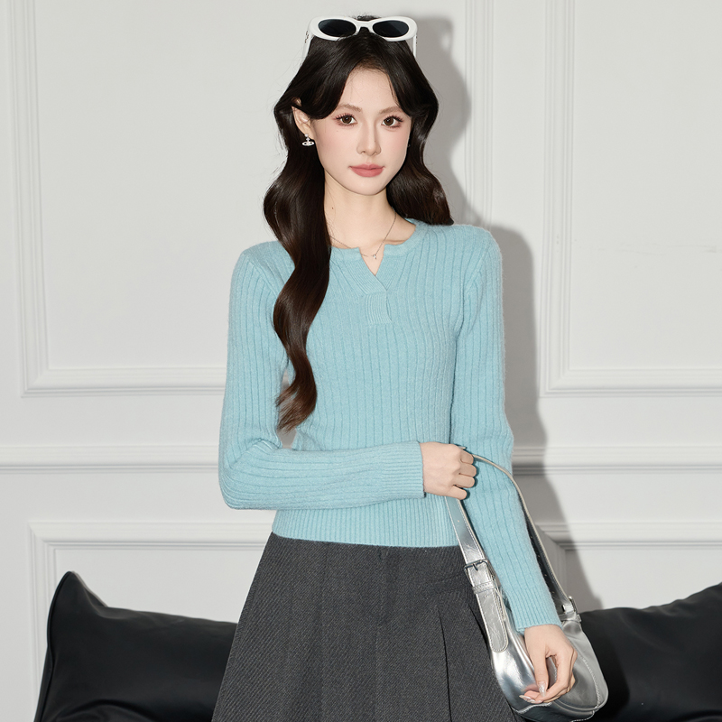 Half open neck knitted base sweater for women in autumn and winter 2025, stylish interior with pullover sweater, slim fit and versatile top for slimming Half open neck knitted base sweater for women in autumn and winter 2025, stylish interior with pullover sweater, slim fit and versatile top for slimming