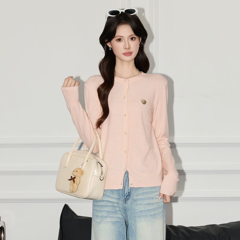 Fashionable western-style knitted cardigan women's 2025 autumn new design sense, niche temperament, casual versatile long sleeved sweater Fashionable western-style knitted cardigan women's 2025 autumn new design sense, niche temperament, casual versatile long sleeved sweater