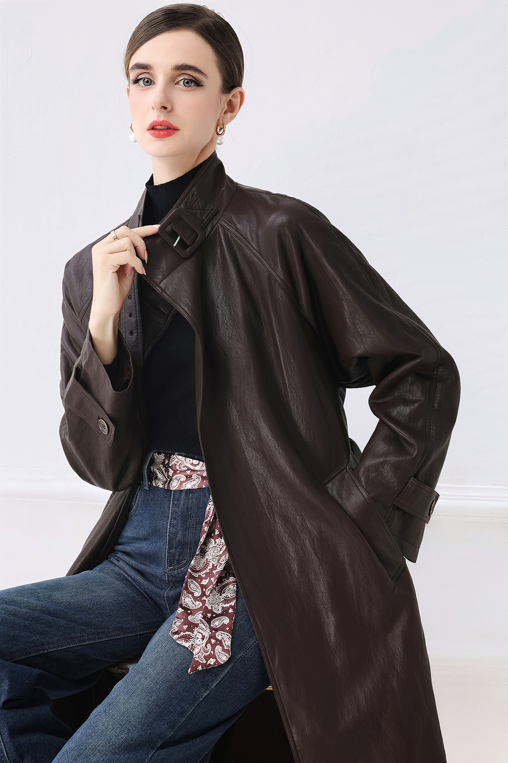 Realistic shooting of simple and cool PU leather windbreaker, retro leather jacket Realistic shooting of simple and cool PU leather windbreaker, retro leather jacket