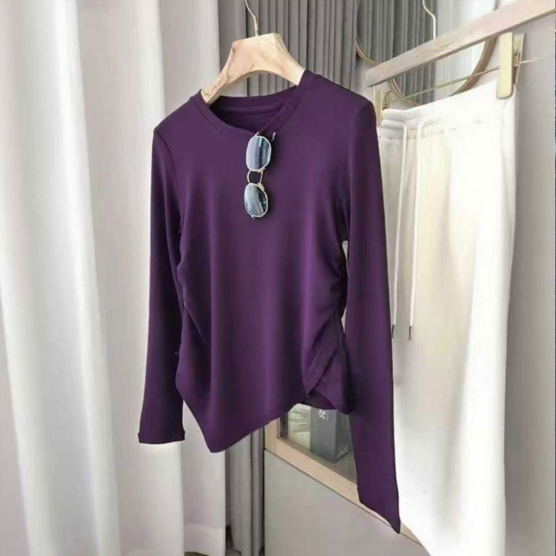 Small and slim fit versatile T-shirt for women in autumn 2025, fashionable and simple design, niche temperament base shirt