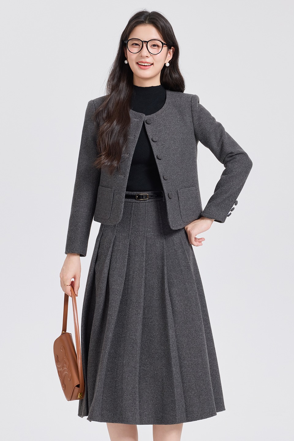 Ladies' temperament, single breasted short jacket, women's autumn outfit design, western-style socialite, small fragrance style suit, half skirt set Ladies' temperament, single breasted short jacket, women's autumn outfit design, western-style socialite, small fragrance style suit, half skirt set