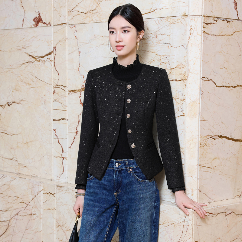 Temperament Small Fragrant Round Neck Jacket for Women in Early Autumn 2025 Fashion Simple Temperament Commuting Versatile Short Top Temperament Small Fragrant Round Neck Jacket for Women in Early Autumn 2025 Fashion Simple Temperament Commuting Versatile Short Top