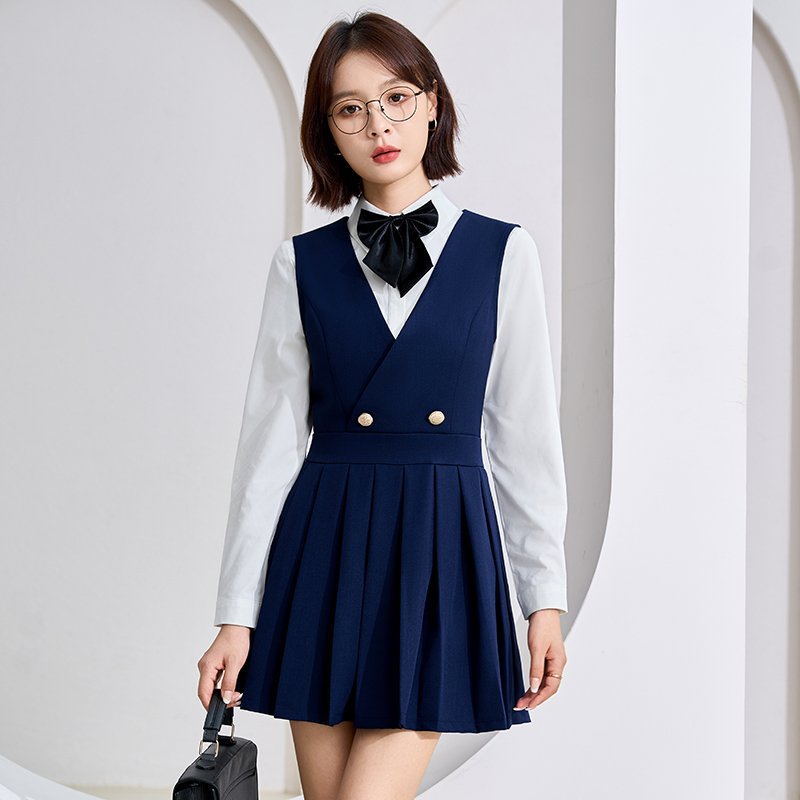 College style commuting versatile sleeveless vest dress for women, 2025 early autumn new design, niche temperament, V-neck skirt College style commuting versatile sleeveless vest dress for women, 2025 early autumn new design, niche temperament, V-neck skirt