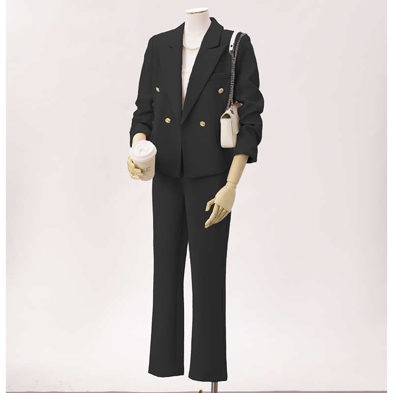 Pink suit set for women, autumn 2025 fashion Korean version, temperament goddess style, small stature commuting short suit Pink suit set for women, autumn 2025 fashion Korean version, temperament goddess style, small stature commuting short suit