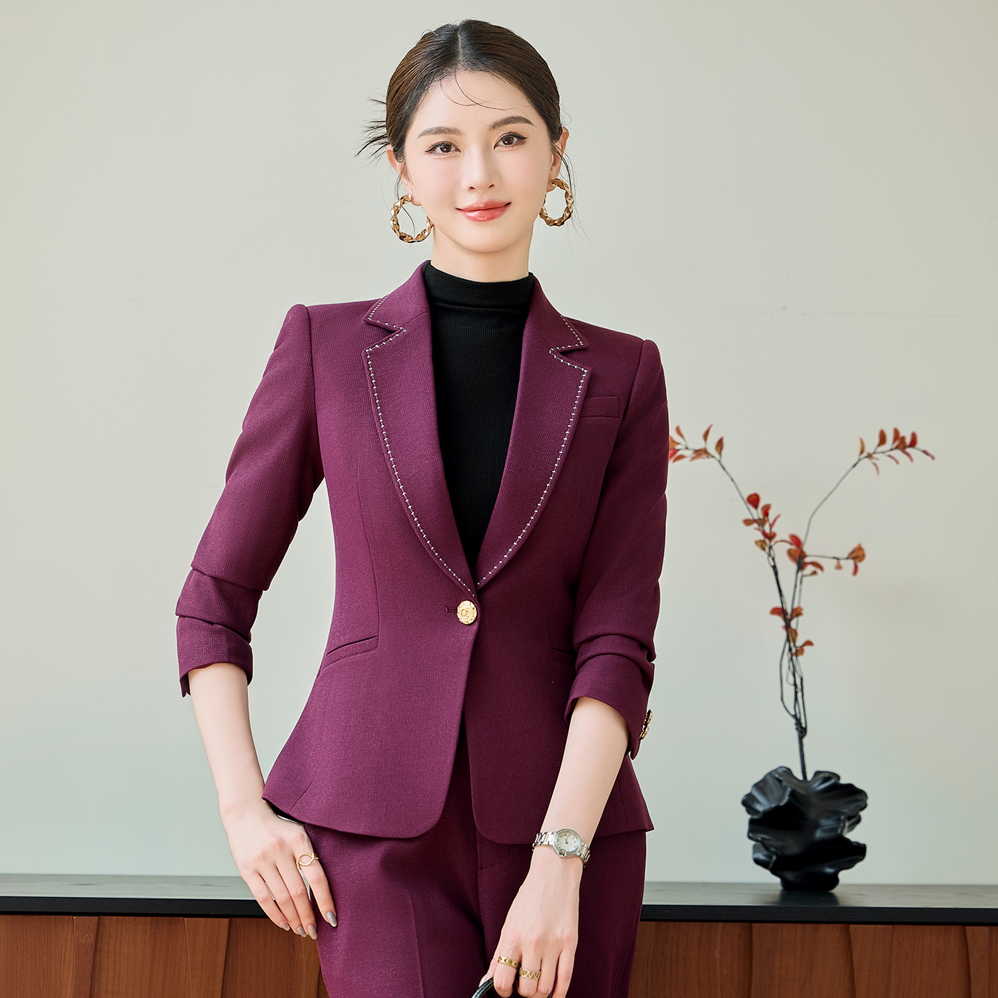 2025 high-end purple suit jacket for women in autumn, simple and capable temperament, slim fit one button suit set 2025 high-end purple suit jacket for women in autumn, simple and capable temperament, slim fit one button suit set