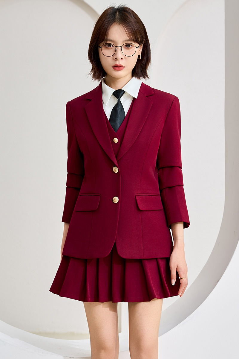 College style uniform, suit, pleated skirt set, women's 2025 early autumn new style, simple temperament, versatile commuting work clothes College style uniform, suit, pleated skirt set, women's 2025 early autumn new style, simple temperament, versatile commuting work clothes