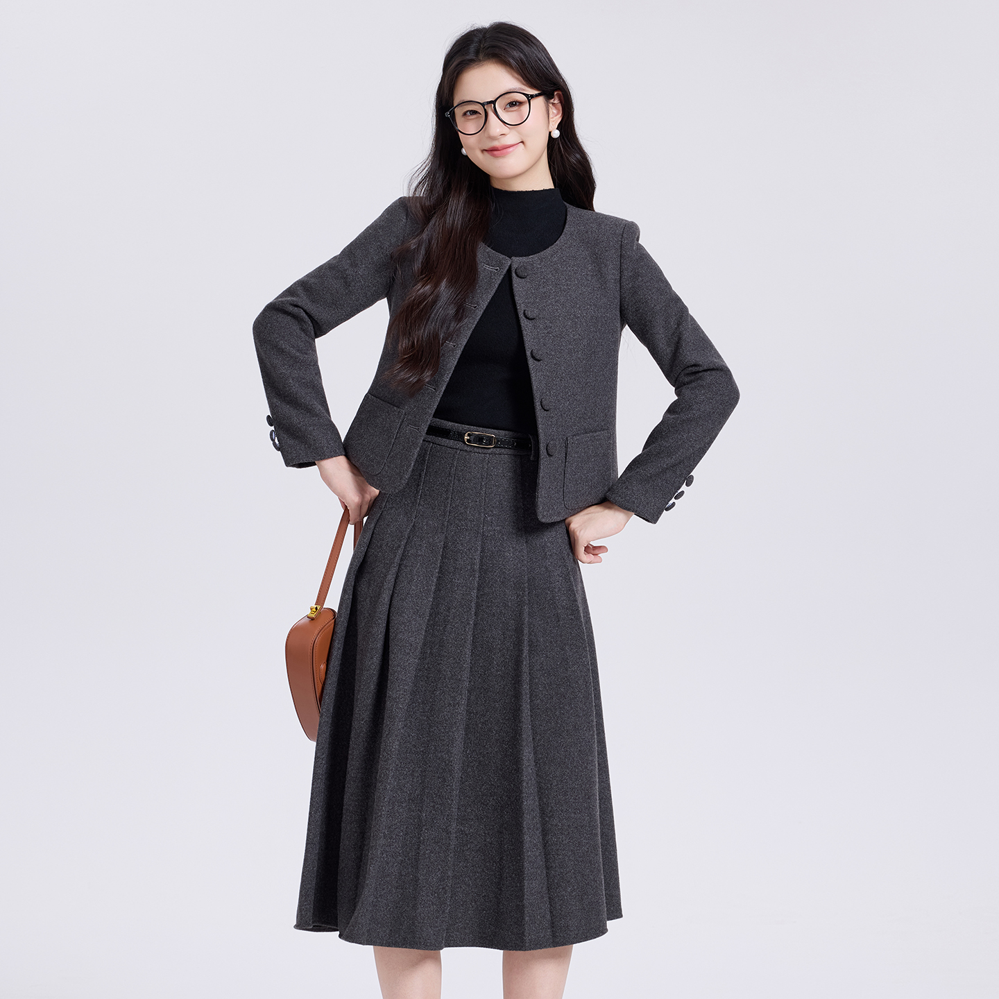 Ladies' temperament, single breasted short jacket, women's autumn outfit design, western-style socialite, small fragrance style suit, half skirt set Ladies' temperament, single breasted short jacket, women's autumn outfit design, western-style socialite, small fragrance style suit, half skirt set