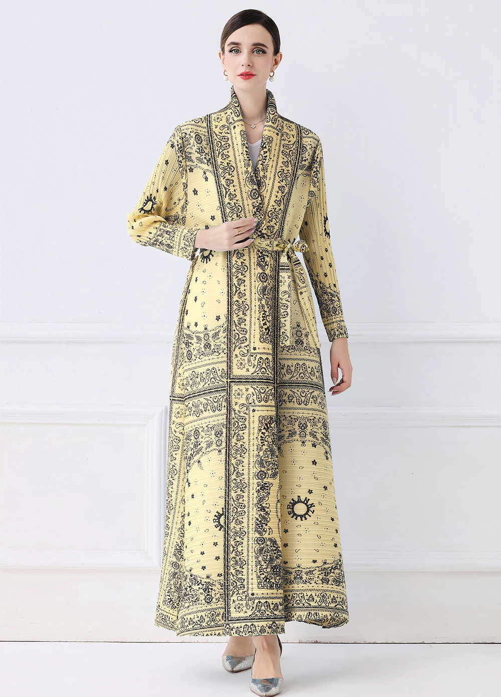 Factory direct sales of Miyake pleated early autumn pleated loose plus size printed outerwear Factory direct sales of Miyake pleated early autumn pleated loose plus size printed outerwear