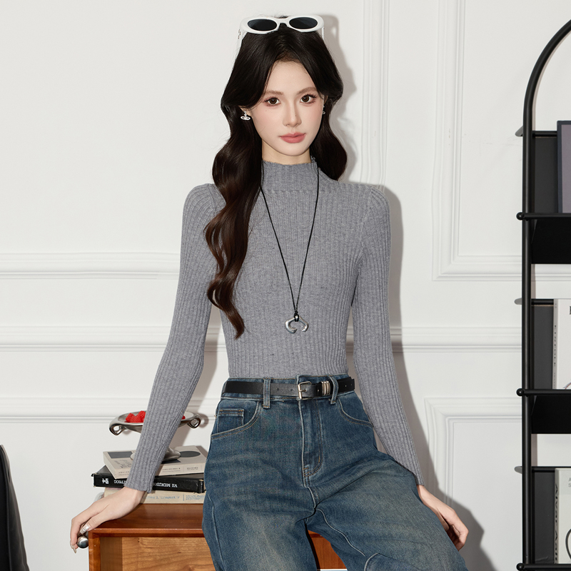 Half high neck sweater for women, 2025 early autumn new style, slim fit, slimming temperament, casual versatile knit sweater, small top Half high neck sweater for women, 2025 early autumn new style, slim fit, slimming temperament, casual versatile knit sweater, small top