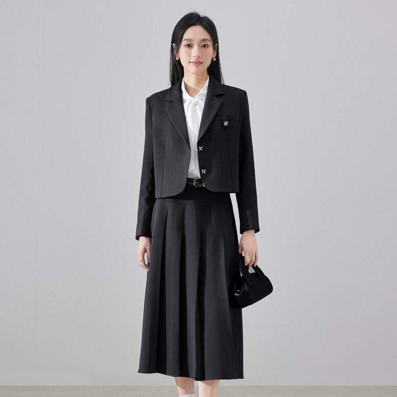 Small suit, half skirt, two-piece set, professional women's clothing, 2025 autumn new design, simple and versatile suit Small suit, half skirt, two-piece set, professional women's clothing, 2025 autumn new design, simple and versatile suit