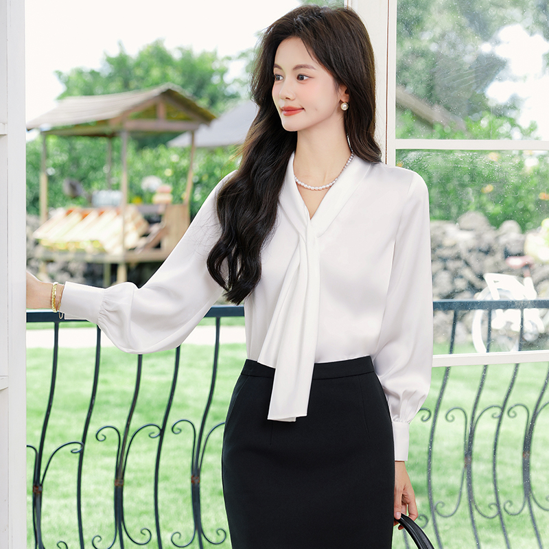 Design sense of western-style versatile ribbon shirt, women's 2025 early autumn new fashionable and simple temperament long sleeved shirt Design sense of western-style versatile ribbon shirt, women's 2025 early autumn new fashionable and simple temperament long sleeved shirt