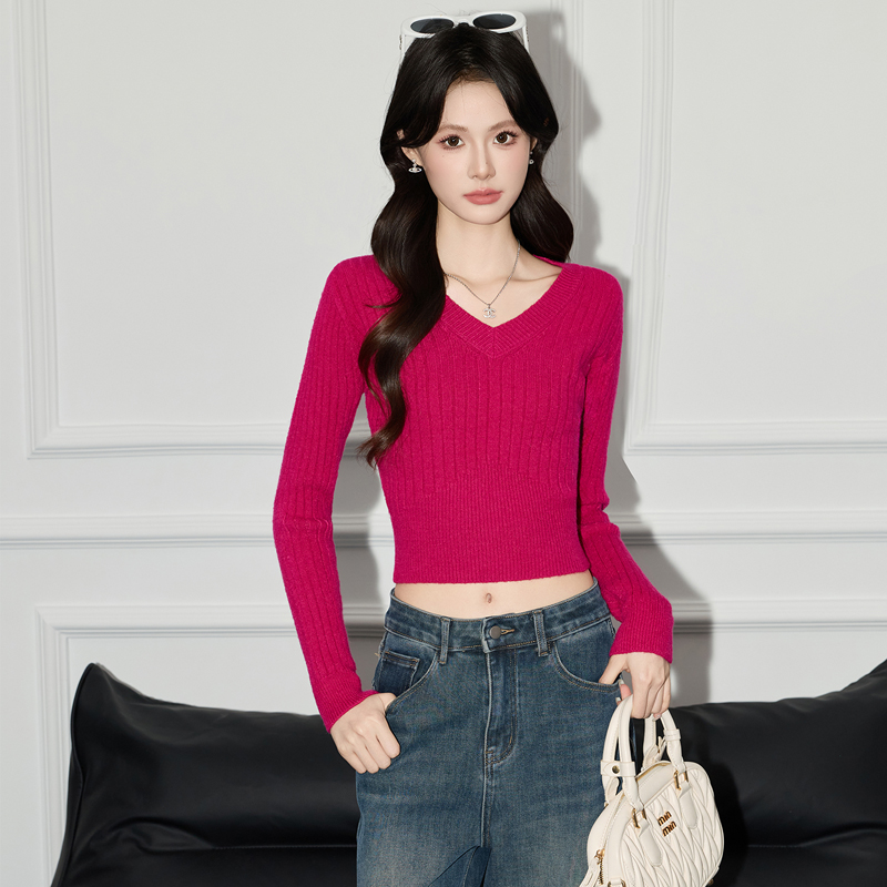 High waisted short sweater women's 2025 autumn outfit new slim fit and slimming temperament small casual versatile V-neck top High waisted short sweater women's 2025 autumn outfit new slim fit and slimming temperament small casual versatile V-neck top