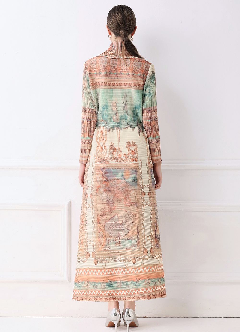 Factory direct sales of Miyake pleated early autumn pleated loose plus size printed outerwear Factory direct sales of Miyake pleated early autumn pleated loose plus size printed outerwear