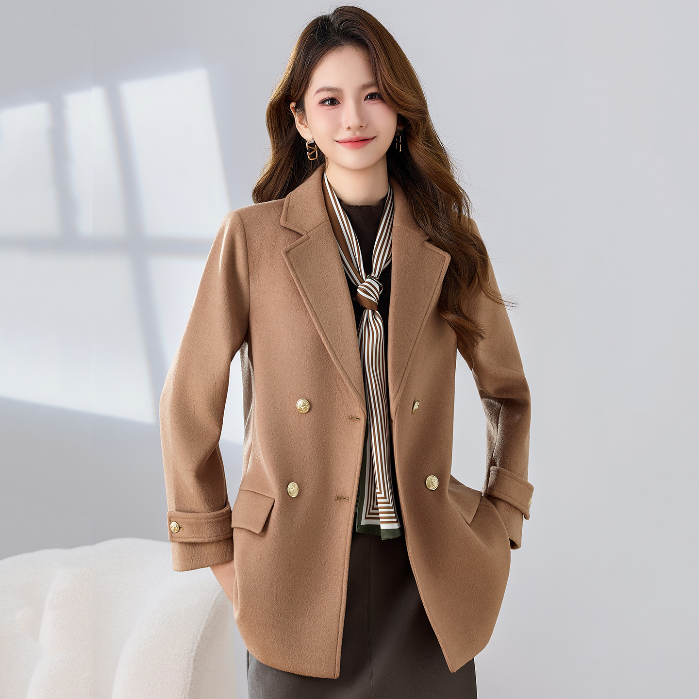 High end double breasted suit jacket for women, 2025 early autumn new style, simple and capable temperament, goddess style commuting suit High end double breasted suit jacket for women, 2025 early autumn new style, simple and capable temperament, goddess style commuting suit