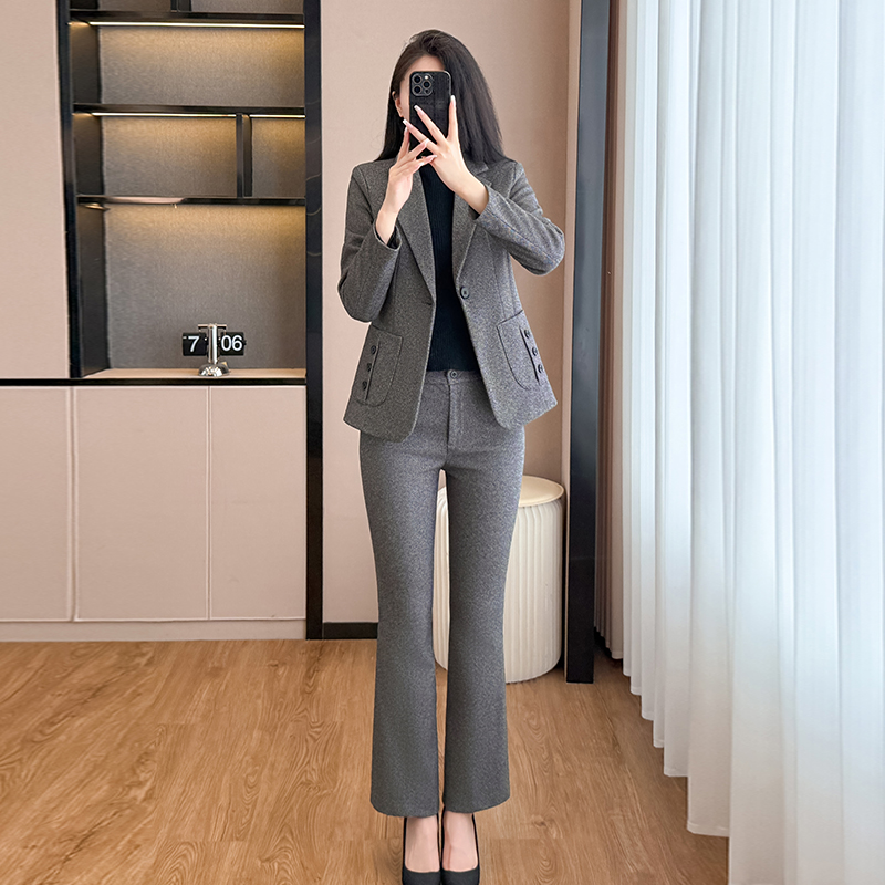 Woolen suit set for women in autumn and winter of 2025, new style, simple and capable, slim fit and slimming temperament, commuting long sleeved suit Woolen suit set for women in autumn and winter of 2025, new style, simple and capable, slim fit and slimming temperament, commuting long sleeved suit