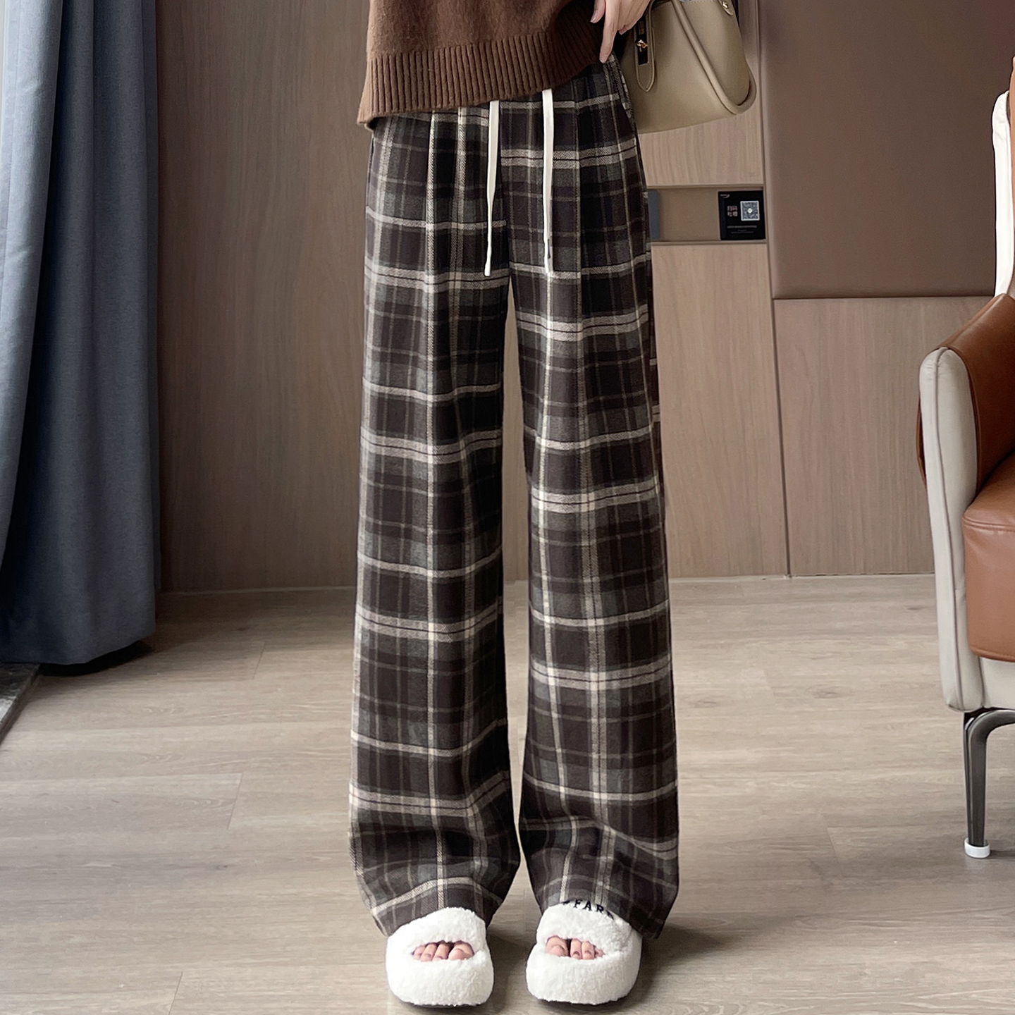 Retro temperament checkered casual pants for women in early autumn 2025, fashionable and simple temperament, casual and versatile elastic wide leg pants Retro temperament checkered casual pants for women in early autumn 2025, fashionable and simple temperament, casual and versatile elastic wide leg pants