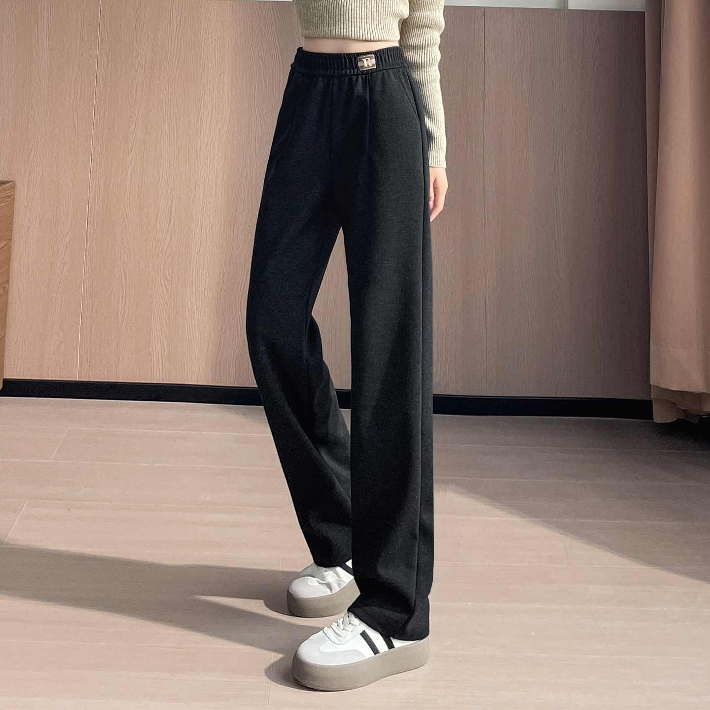 High waisted narrow version wide leg pants for women in autumn and winter 2025, new style with a hanging feel, large size, loose fit, slimming and versatile straight leg casual pants High waisted narrow version wide leg pants for women in autumn and winter 2025, new style with a hanging feel, large size, loose fit, slimming and versatile straight leg casual pants