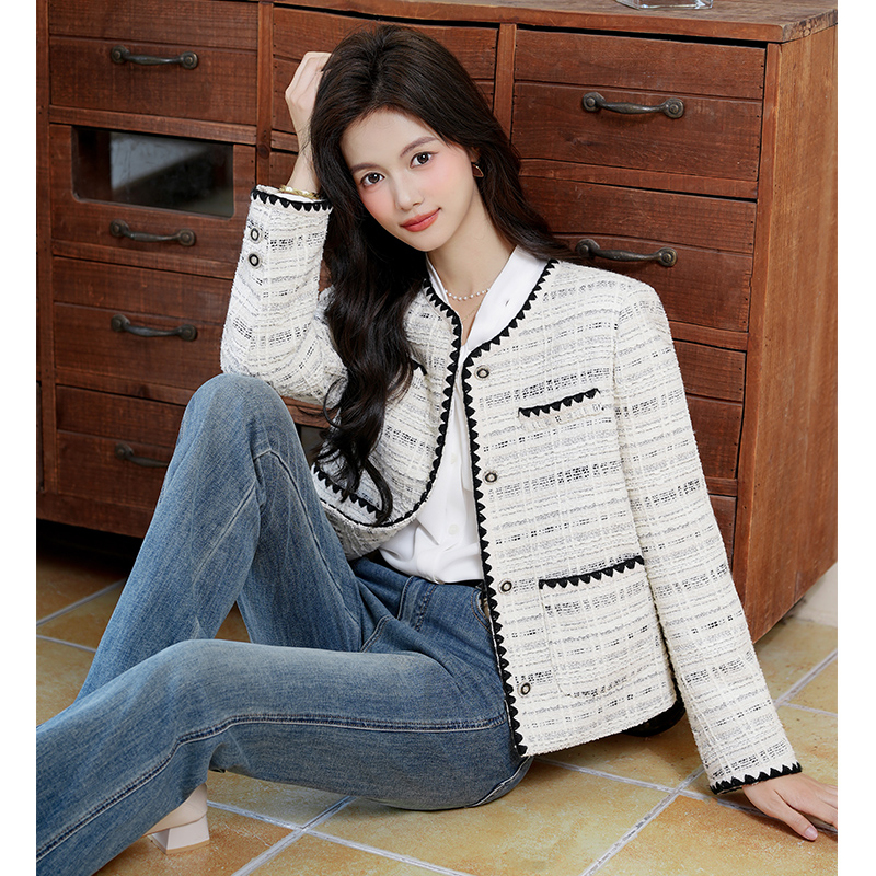 2025 Xiaoxiangfeng temperament short jacket women's autumn outfit new fashion Korean version western-style goddess style casual versatile top 2025 Xiaoxiangfeng temperament short jacket women's autumn outfit new fashion Korean version western-style goddess style casual versatile top