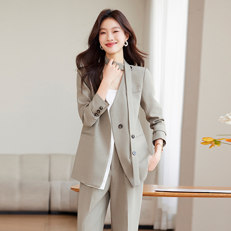 Fashionable Korean style suit set for women in spring 2025, fashionable and stylish casual long sleeved suit jacket, solid color Fashionable Korean style suit set for women in spring 2025, fashionable and stylish casual long sleeved suit jacket, solid color