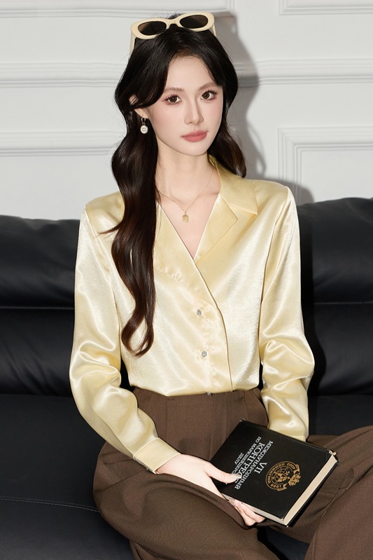 Western style age reducing yellow shirt, women's autumn new style fashionable and simple OL casual versatile temperament V-neck shirt Western style age reducing yellow shirt, women's autumn new style fashionable and simple OL casual versatile temperament V-neck shirt