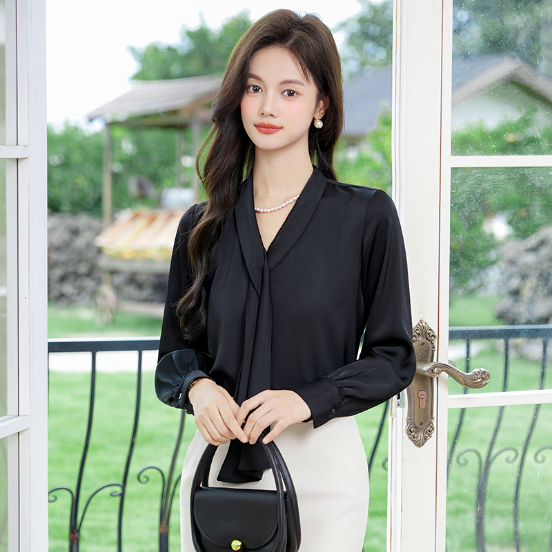 Design sense of western-style versatile ribbon shirt, women's 2025 early autumn new fashionable and simple temperament long sleeved shirt