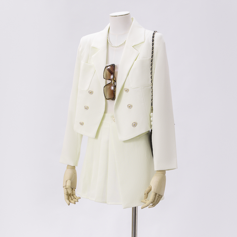 Short double breasted suit jacket for women in early autumn, fashionable and simple temperament, small fragrance style commuting suit set Short double breasted suit jacket for women in early autumn, fashionable and simple temperament, small fragrance style commuting suit set