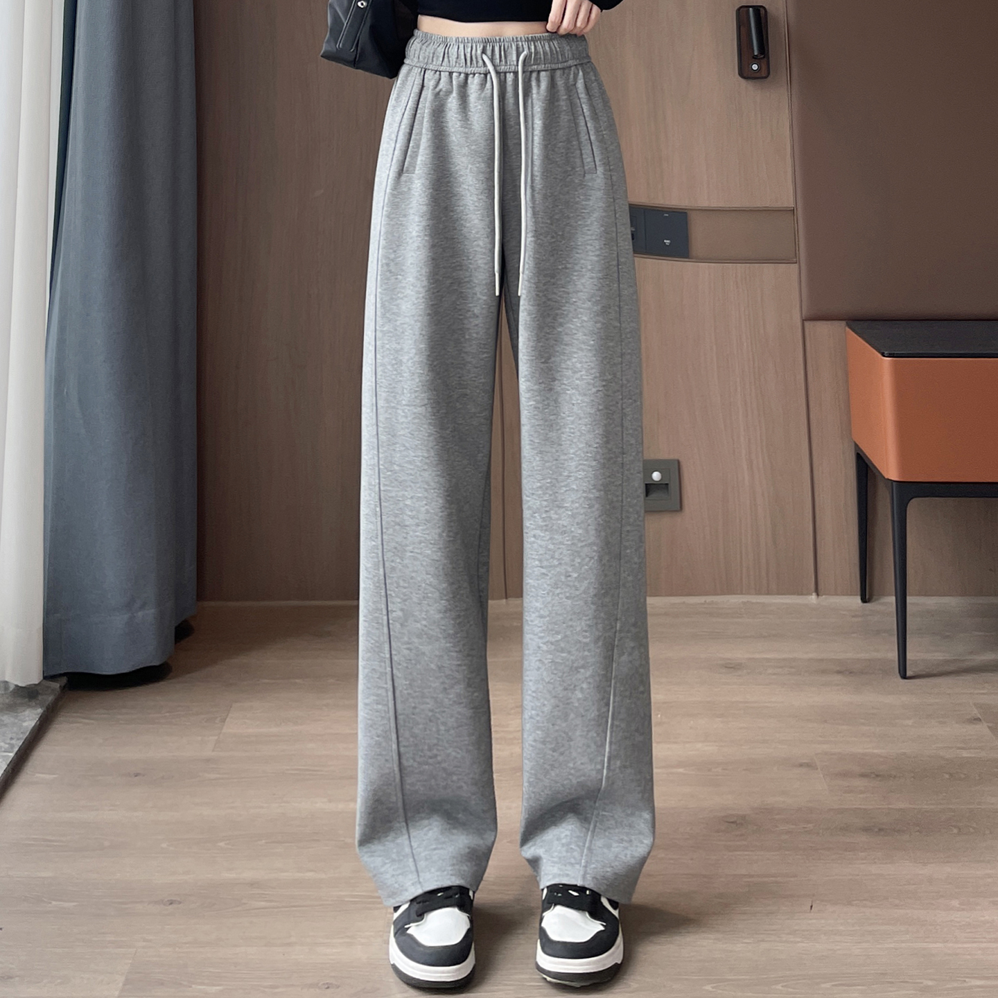 Elastic waist sports pants for women in early autumn 2025, fashionable, simple, casual, versatile, OL commuting versatile wide leg pants